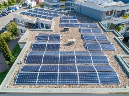 Installation de panneaux photovoltaïques avec onduleurs Enphase CoolTec